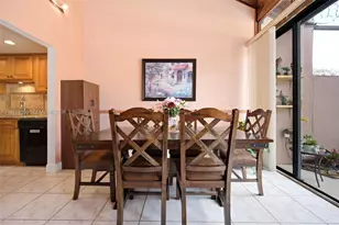 12399 NW 11th St, Pembroke Pines, FL 33026 - Photo 4