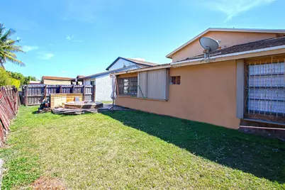 11535 SW 32nd Ln, Miami, FL 33165 - Photo 2