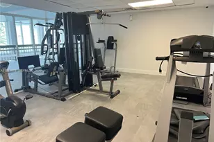 498 NW 165th St Rd, Miami, FL 33169 - Photo 18