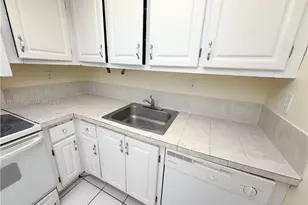 498 NW 165th St Rd, Miami, FL 33169 - Photo 4