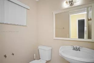 8011 NW 27th Pl, Sunrise, FL 33322 - Photo 14