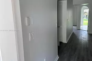 2931 SE 13th Ave, Homestead, FL 33035 - Photo 2