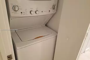 55 SW 9th St, Miami, FL 33130 - Photo 12