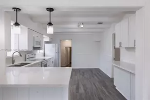 132 SW 2nd Ave, Hallandale Beach, FL 33009 - Photo 6