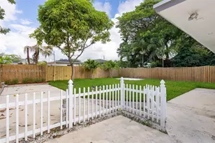 132 SW 2nd Ave, Hallandale Beach, FL 33009 - Photo 28