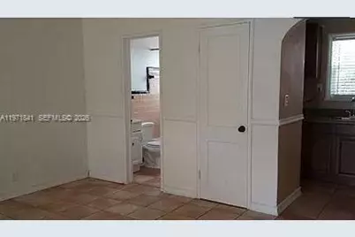 309 Crocus Ter #10, Hollywood, FL 33019 - Photo 4