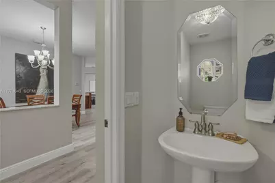 12846 NW 18th Ct, Pembroke Pines, FL 33028 - Photo 6