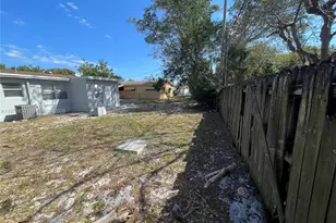 240 NE 23rd St, Pompano Beach, FL 33060 - Photo 6