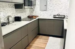 2625 Collins Ave, Miami Beach, FL 33140 - Photo 4