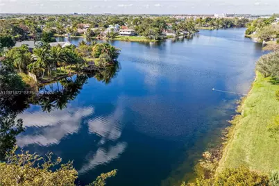 9581 SW 3rd St, Pembroke Pines, FL 33025 - Photo 24