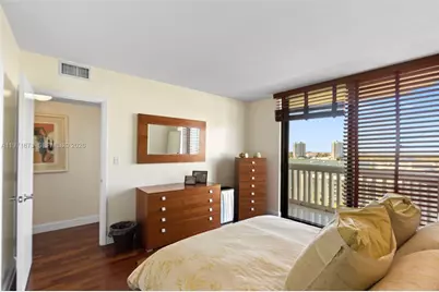 1000 W Island Blvd #1209, Aventura, FL 33160 - Photo 10