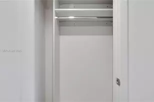 555 NE 34th St, Miami, FL 33137 - Photo 22