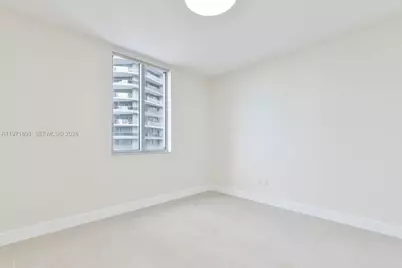 1050 Brickell Ave #3214, Miami, FL 33131 - Photo 10