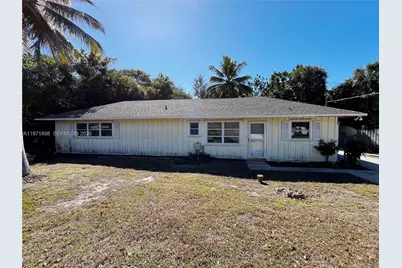 325 SW Manor Dr, Stuart, FL 34994 - Photo 1