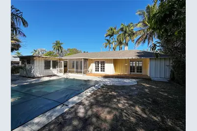 325 SW Manor Dr, Stuart, FL 34994 - Photo 6