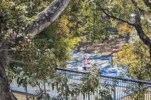 445 SW 11th St, Miami, FL 33130 - Photo 40