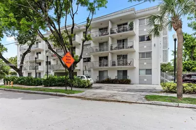 445 SW 11th St #408, Miami, FL 33130 - Photo 2