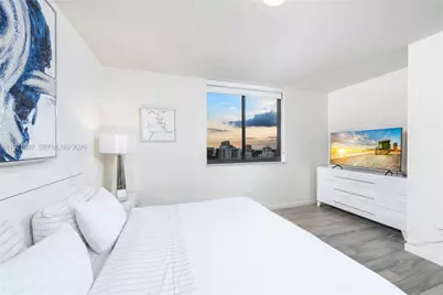 999 SW 1st Ave #2204, Miami, FL 33130 - Photo 12