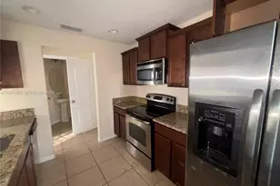 330 Carina Cir, Sanford, FL 32773 - Photo 2