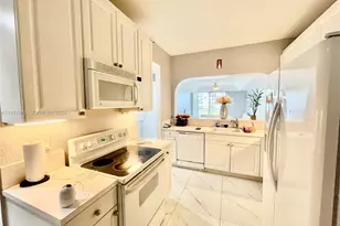 10710 NW 66th St, Doral, FL 33178 - Photo 14