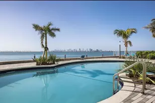 7501 E Treasure Dr, North Bay Village, FL 33141 - Photo 26