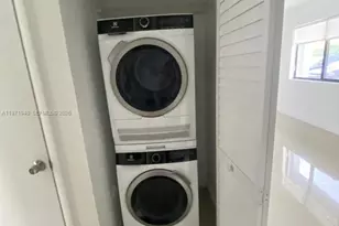 423 E 27th St, Hialeah, FL 33013 - Photo 6