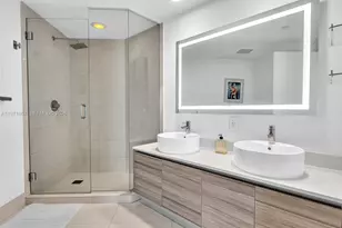 121 NE 34th St, Miami, FL 33137 - Photo 46