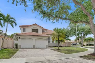 14422 N Royal Cove Cir, Davie, FL 33325 - Photo 2
