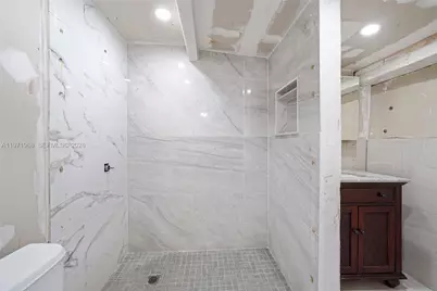 840 E 17th St, Hialeah, FL 33010 - Photo 16