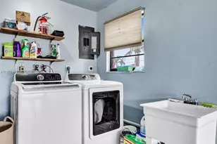 208 SW 2nd Ave, Hallandale Beach, FL 33009 - Photo 22