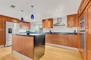 35 SW 20th Rd, Miami, FL 33129 - Photo 8