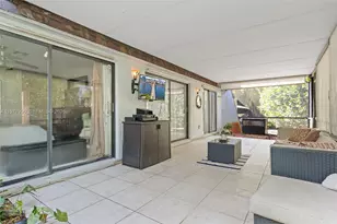 18805 W Lake Dr, Hialeah, FL 33015 - Photo 36