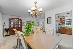 18805 W Lake Dr, Hialeah, FL 33015 - Photo 16