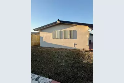 7910 NW 12th St, Pembroke Pines, FL 33024 - Photo 2