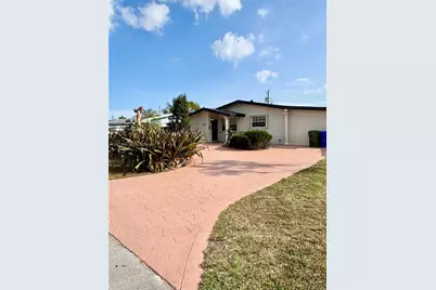 7910 NW 12th St, Pembroke Pines, FL 33024 - Photo 4