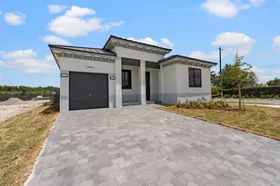 18917 SW 316th Ter, Homestead, FL 33030 - Photo 2