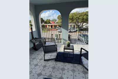 952 E 19th St, Hialeah, FL 33013 - Photo 8
