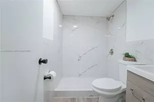 2041 NW 81st Ave, Pembroke Pines, FL 33024 - Photo 12