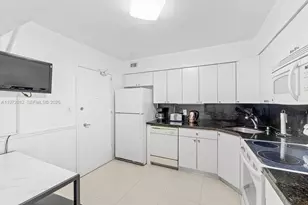 5161 Collins Ave, Miami Beach, FL 33140 - Photo 6