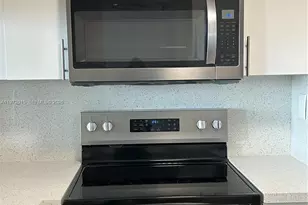 600 NE 36th St, Miami, FL 33137 - Photo 6