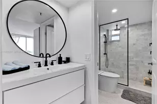 2457 Collins Ave, Miami Beach, FL 33140 - Photo 16