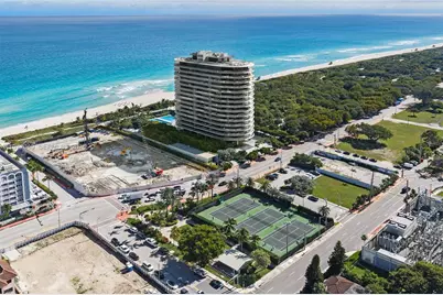 8819 Hawthorne Ave, Surfside, FL 33154 - Photo 36