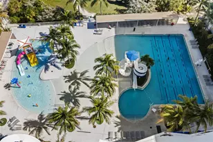 8819 Hawthorne Ave, Surfside, FL 33154 - Photo 32