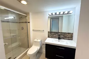 20335 W Country Club Dr, Aventura, FL 33180 - Photo 12