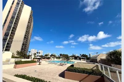 20335 W Country Club Dr #502, Aventura, FL 33180 - Photo 24