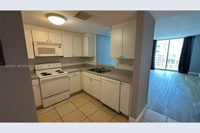 1250 S Miami Ave #1012, Miami, FL 33130 - Photo 4