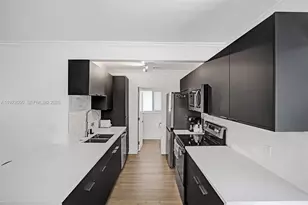 3320 NE 13th Ave, Oakland Park, FL 33334 - Photo 2