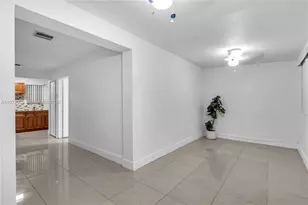 1064 NW 103rd St, Miami, FL 33150 - Photo 14