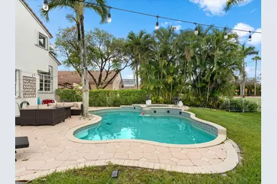 1607 SW 157th Ave, Pembroke Pines, FL 33027 - Photo 8