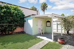 4318 E 8th Ct, Hialeah, FL 33013 - Photo 16